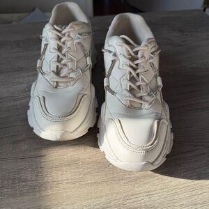 Stylish White Chunky Sneakers